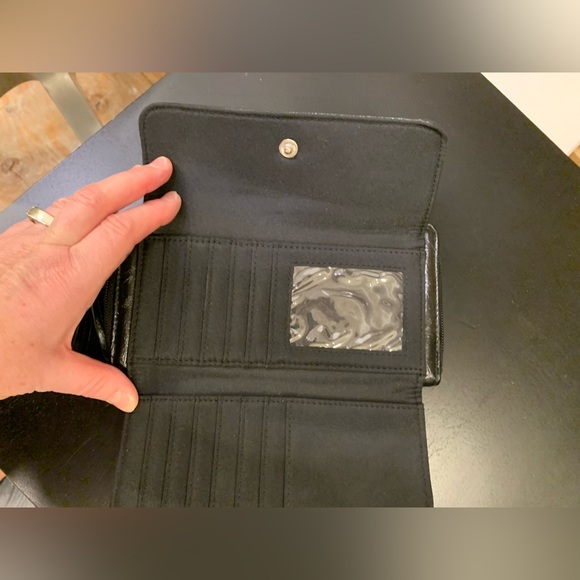 Kenneth Cole women’s wallet - Picture 2 of 7